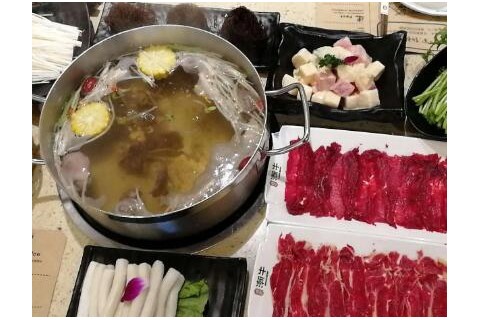 哪种火锅加盟比较好?鲜潮牛潮汕牛肉火锅加盟流程简单